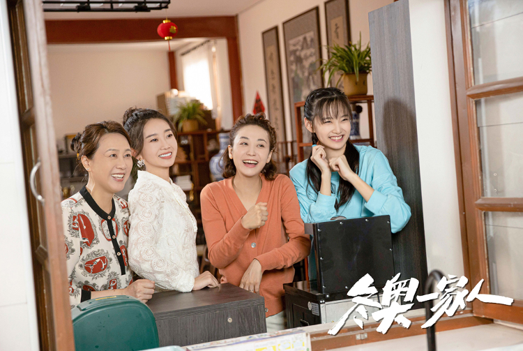 情景喜剧《冬季奥运会一家族》使青春少女陆禹含在叛逆中成长。