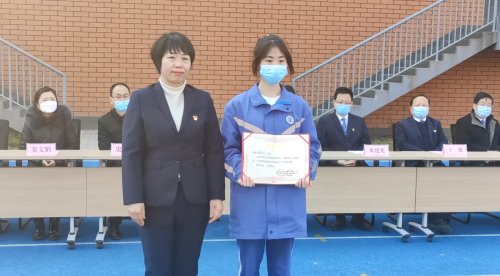 渭城中學(xué)舉行開(kāi)學(xué)典禮，300人獲得獎(jiǎng)學(xué)金(圖8)