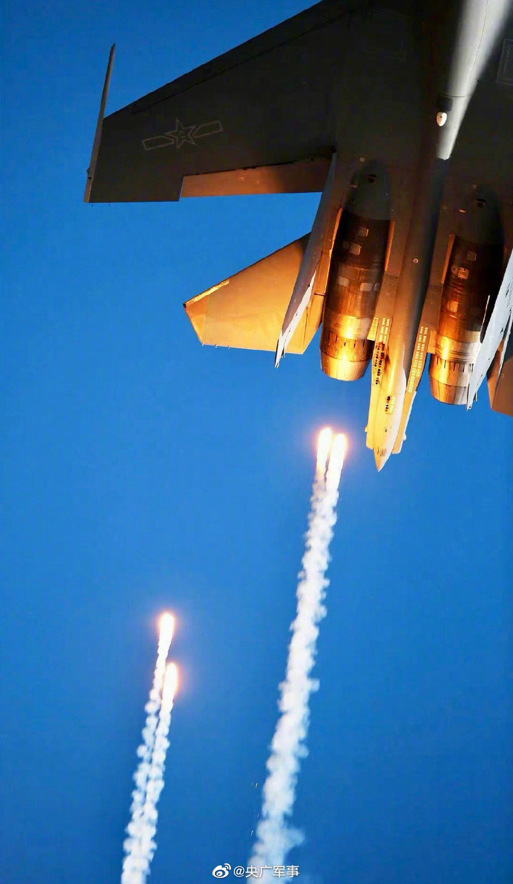 ��Ӫ��Ӳ����̧ͷ