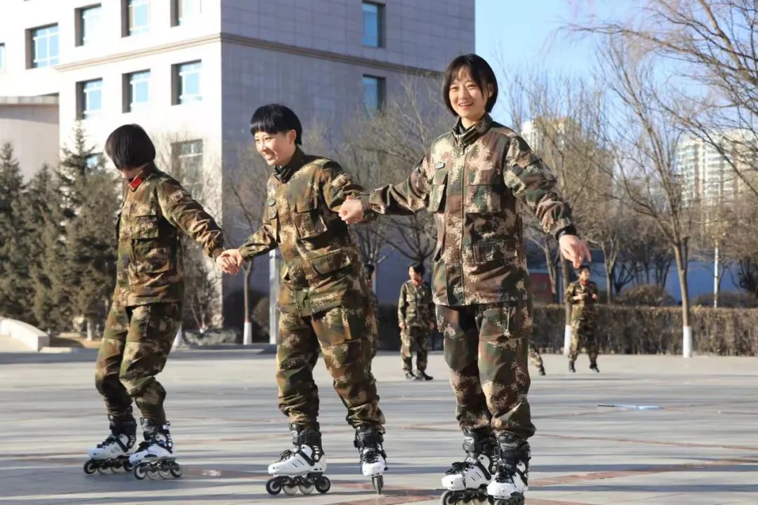 朗吧丨军校的模样