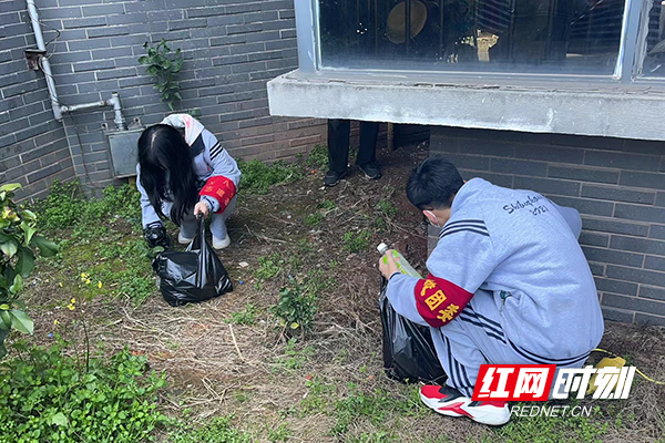 株洲市第十八中学传承雷锋精神 吹响时代号角(图1)