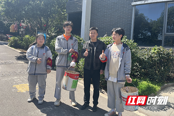 株洲市第十八中学传承雷锋精神 吹响时代号角(图2)