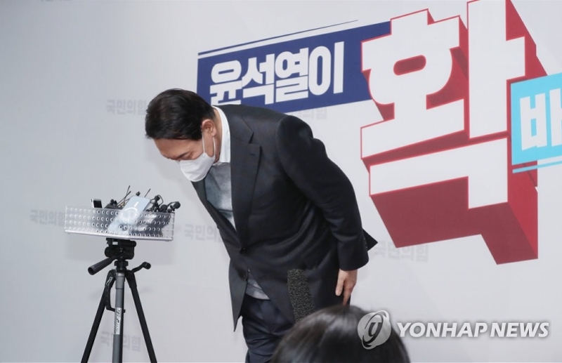 韩国新当选总统尹锡悦：从政仅8个月，曾将两位前总统送监狱
