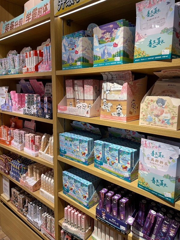 弹簧笔做的小玩具（用弹簧笔做玩具）