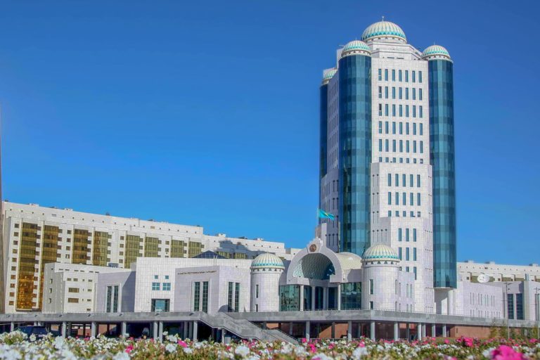 哈萨克斯坦全面改革：修改宪法30条以上，建设“强大议会”。