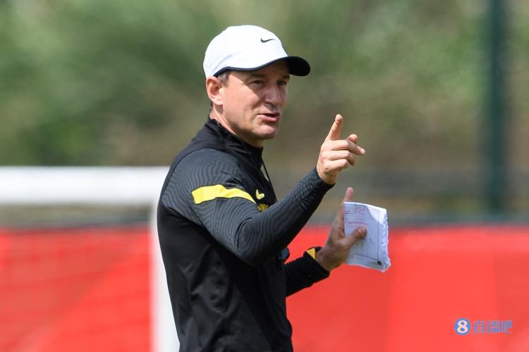 球员们休息时间是多长呀（马德兴：扬科维奇希望超龄球员多休息，国家队比赛后定具体人选）-趣拿体育