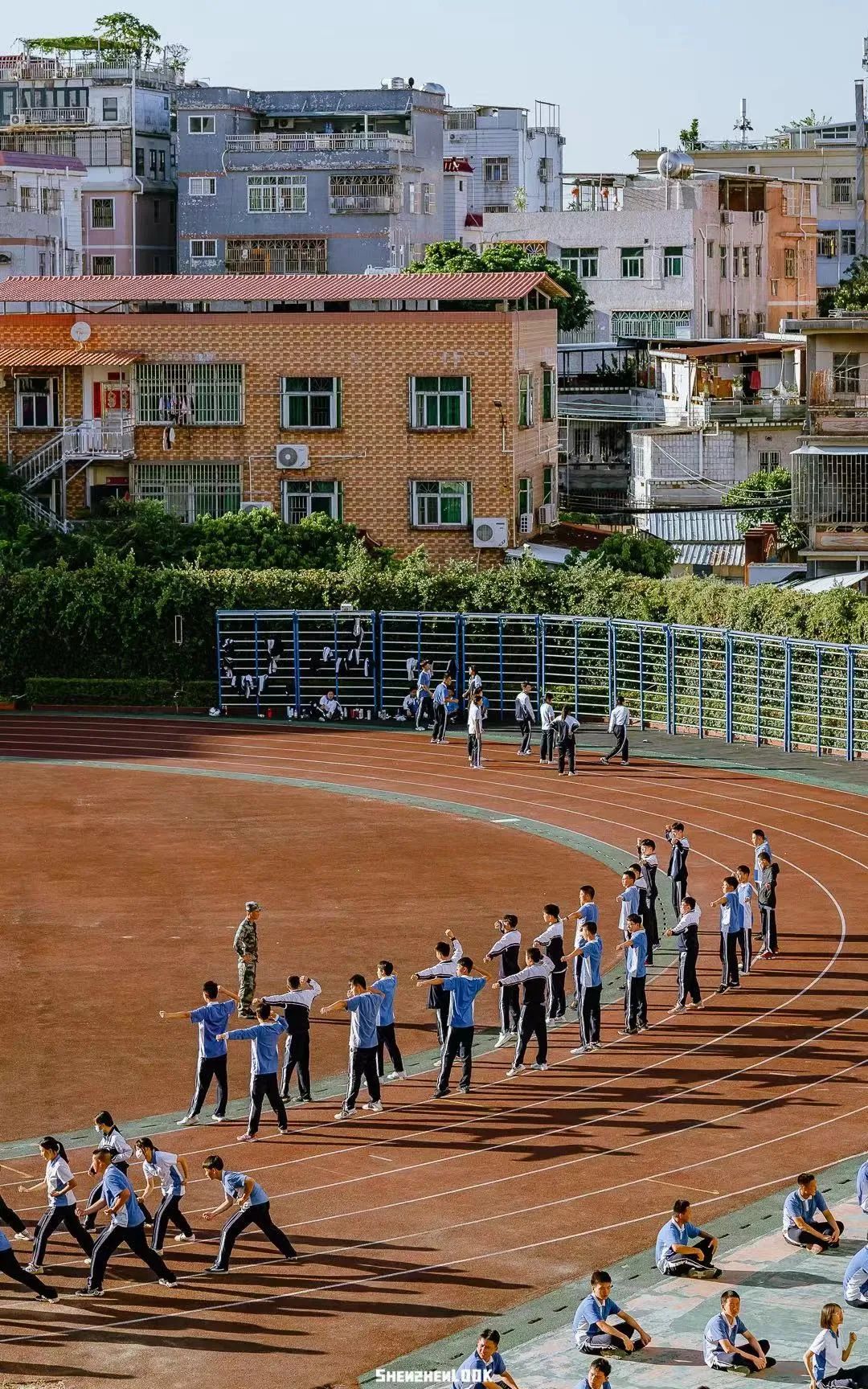 LOOK |“你穿校服的样子真好看”