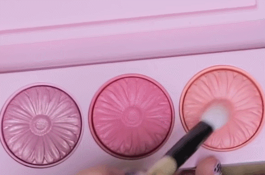 全网都在让她“变回来”，现在的她为什么不灵了？