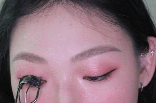 全网都在让她“变回来”，现在的她为什么不灵了？