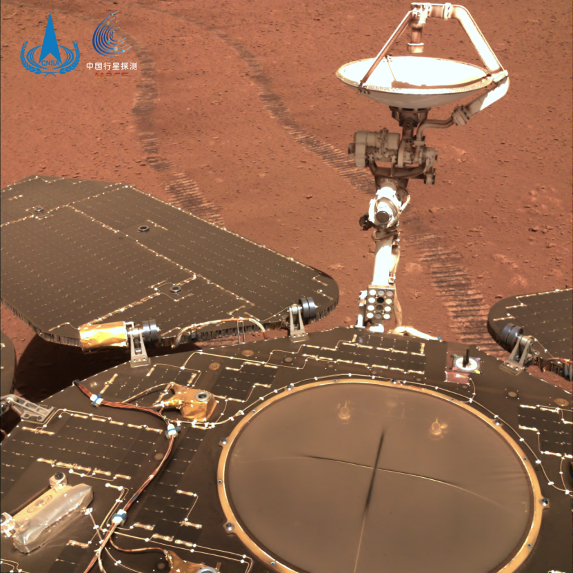 “祝融号”再次传回自拍照：火星车表面已积累一层沙尘