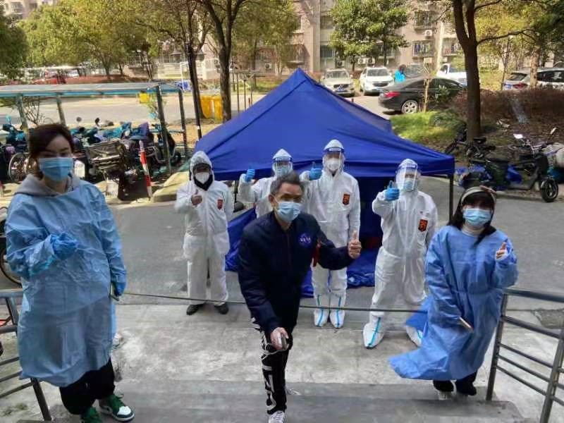 �񾯲ݴ����������Ů�ӣ����Ѻ�������־Ը��