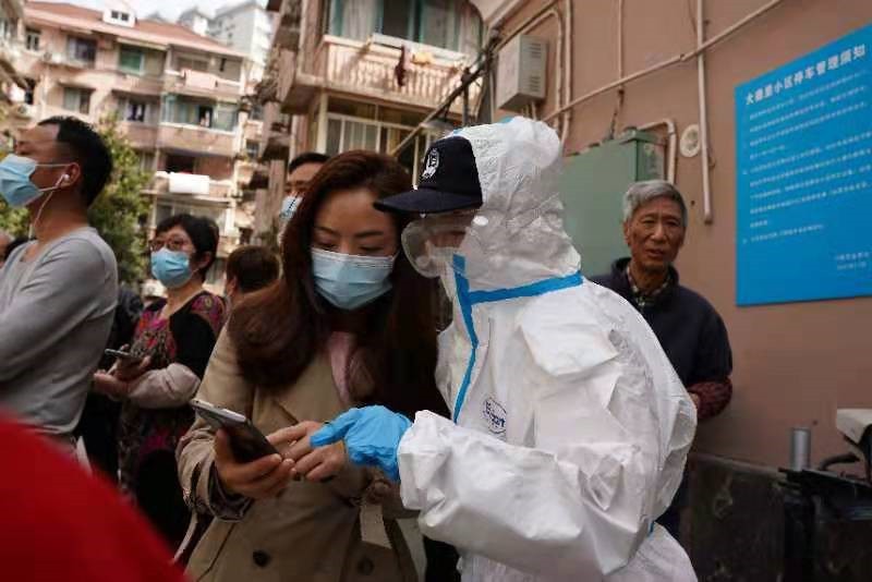 �񾯲ݴ����������Ů�ӣ����Ѻ�������־Ը��