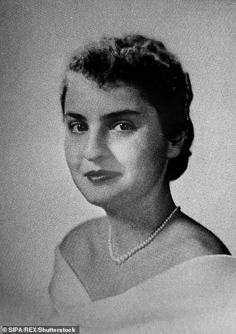 美国的“胸针铁之娘”去世了：她是北约东扩和轰炸南联盟的推手。