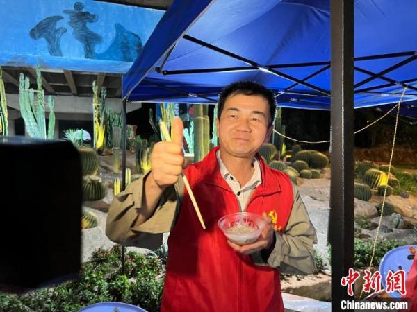 ս&ldquo;��&rdquo;�󷽵�&ldquo;��ҹʳ��&rdquo;��Ϊһ�߿�����Ա����&ldquo;������&rdquo;