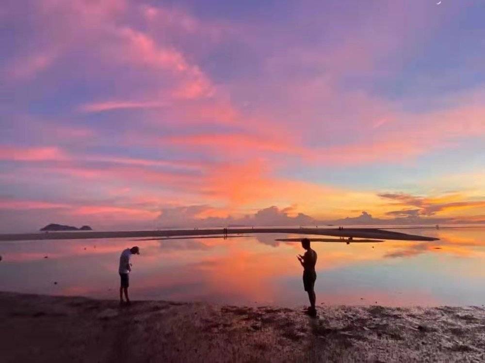 三个中国女孩泰国幻想漂流