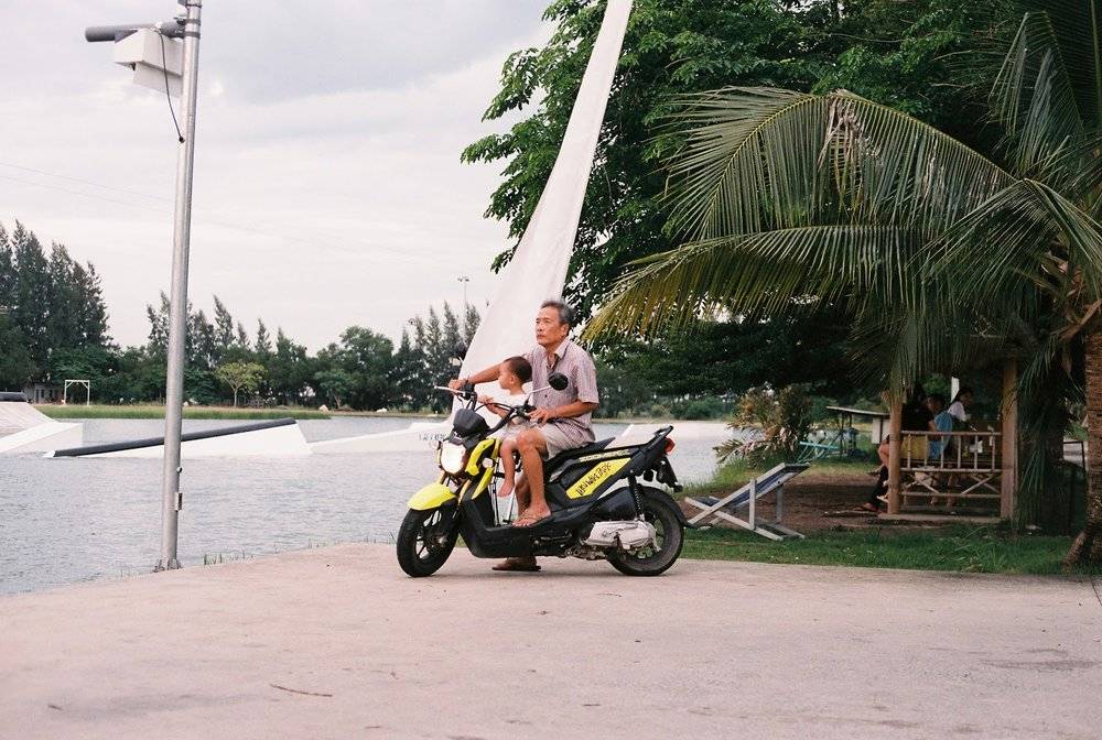 三个中国女孩泰国幻想漂流