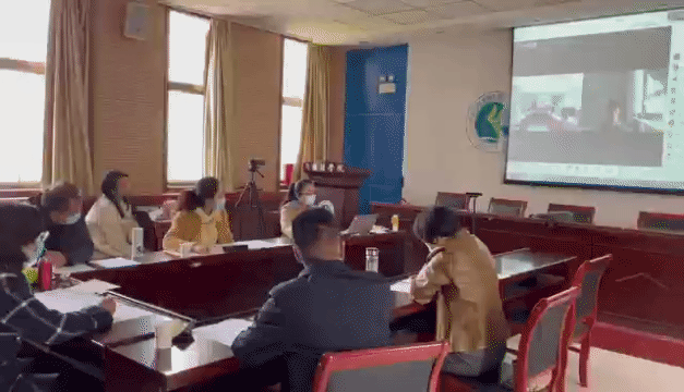 “各位老师好！很高兴能够通过初试进入复试环节！”