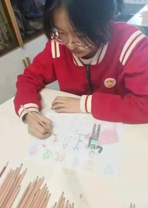 沈阳市实验学校中学部书画养心 以美育人(图1)