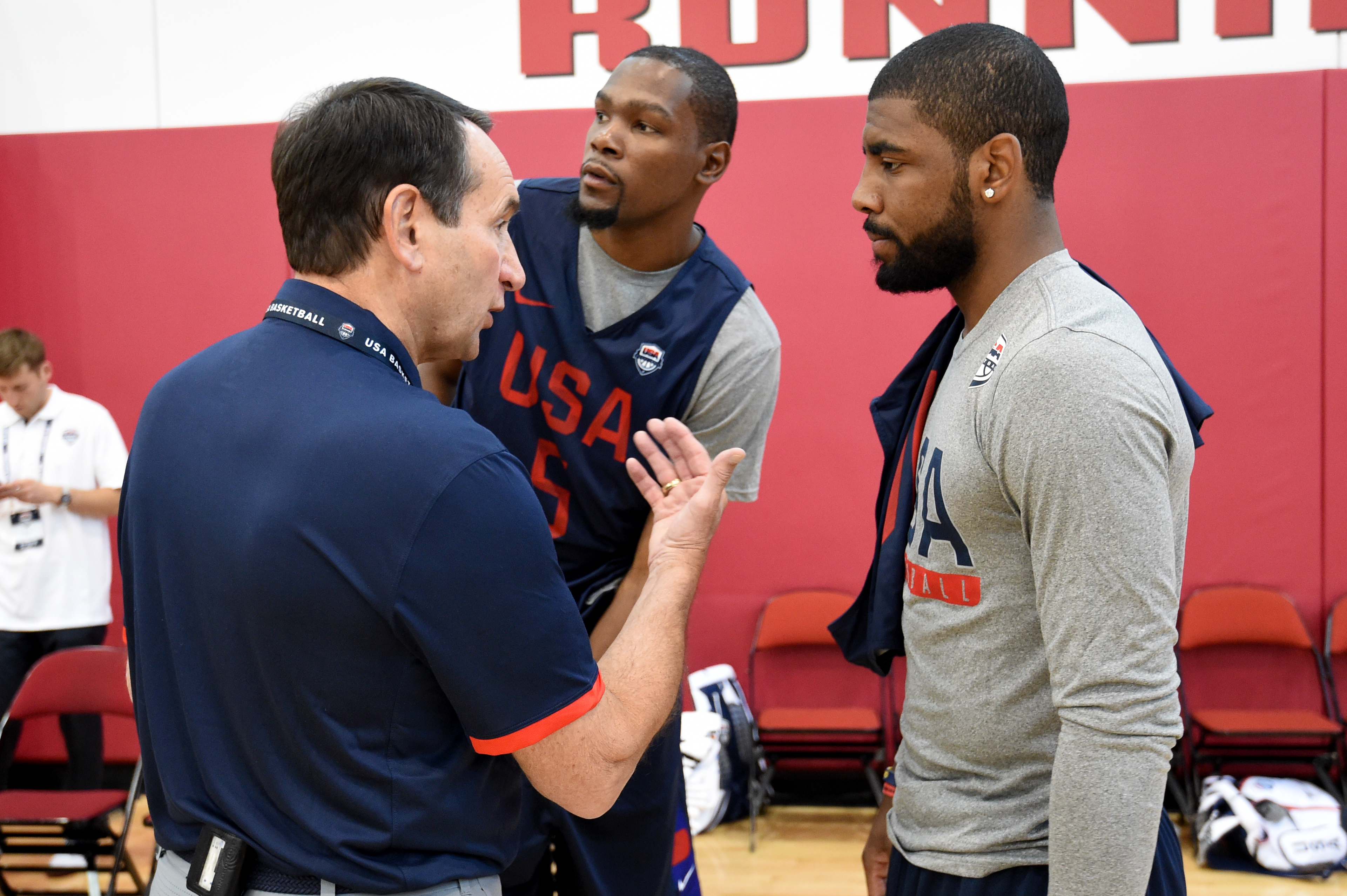 NBA2008中文补丁下载(老K教练正式退休：他用42年征服大学篮球，征服NBA巨星)