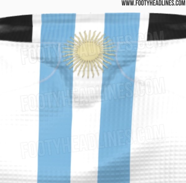 18年世界杯阿根廷球衣(阿根廷世界杯主场球衣谍照：经典蓝白条纹，有黑色元素)