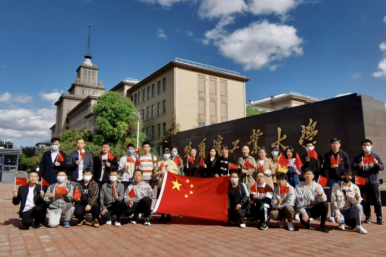 我们的新时代｜“电池医生”王家钧：个人成长应同国家命运联系在一起