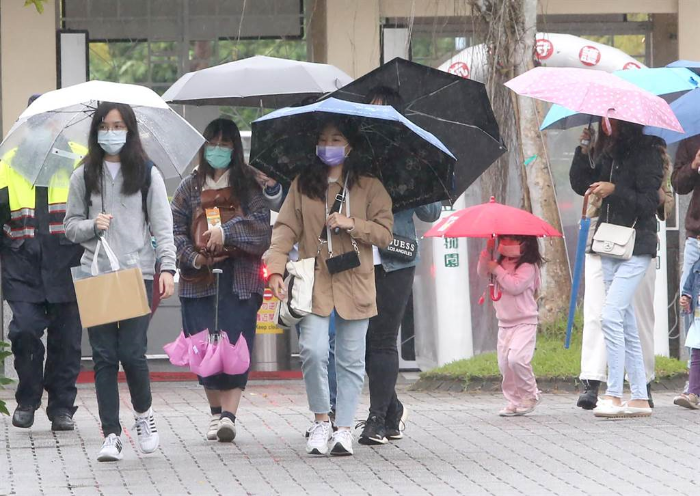 今晚雨区扩大 台风最快这天生成 模拟图曝光