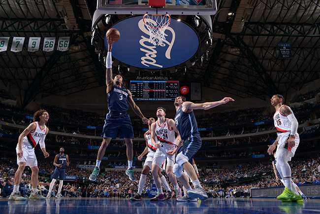 NBA停赛(NBA | 东契奇带领独行侠造对手50分惨案 喜忧参半遭停赛)