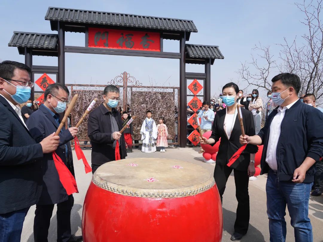 县委书记贾兵出席首届官厅 石片杏花节开园仪式 天天看点