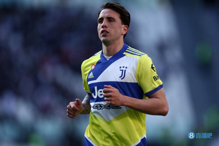 佩莱格里尼卢卡佩莱格里尼谈进球被吹还好没庆祝如果打手了吹掉是对的