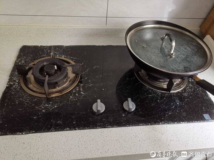 3·15在行动|济南一市民家燃气灶玻璃面板突然爆裂，老板电器：是人为原因，非产品质量问题
