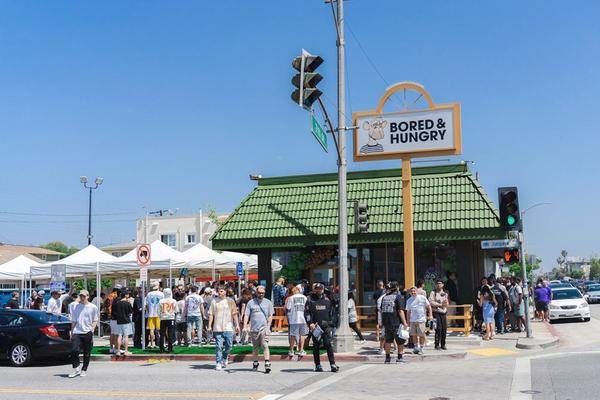 首个 NFT 快闪餐厅开业：接受加密货币支付，消除「只是一个 jpg」污名