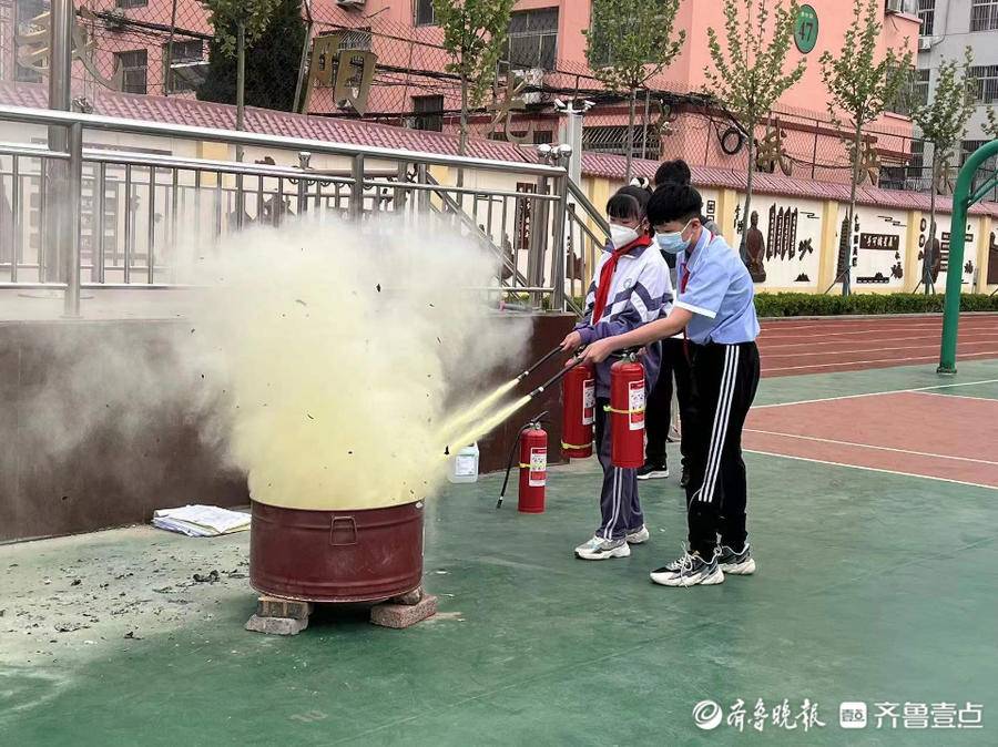 东昌府区阳光小学开展消防安全演练活动(图2)