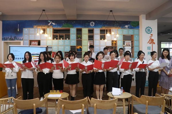 德陽經開區舉行第二屆“青年朗讀者”暨建團100周年主題活動