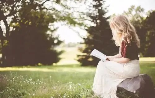 世界读书日 | 十六首诗，给你十六个读书的理由！