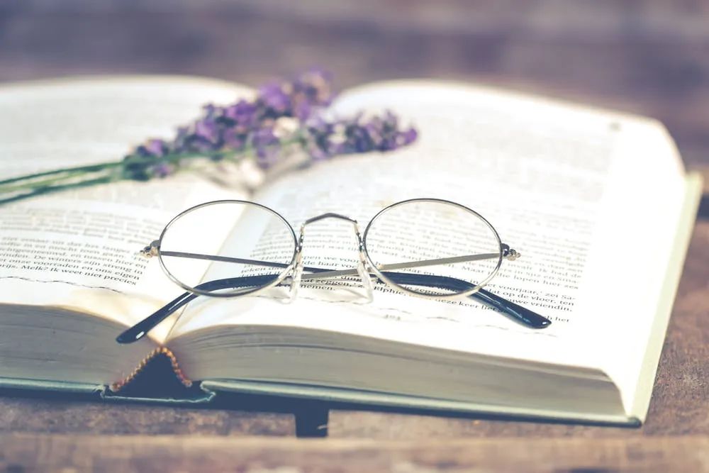 世界读书日 | 十六首诗，给你十六个读书的理由！