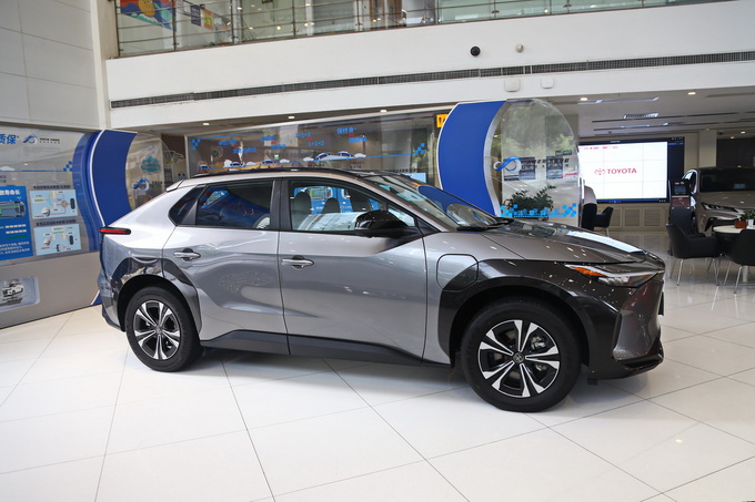 合资品牌的纯电SUV到底香不香？广汽丰田bZ4X实拍曝光