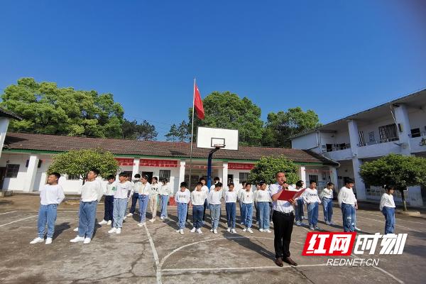 芦淞区杨家桥小学:悦读润心田 携手向未来(图1)