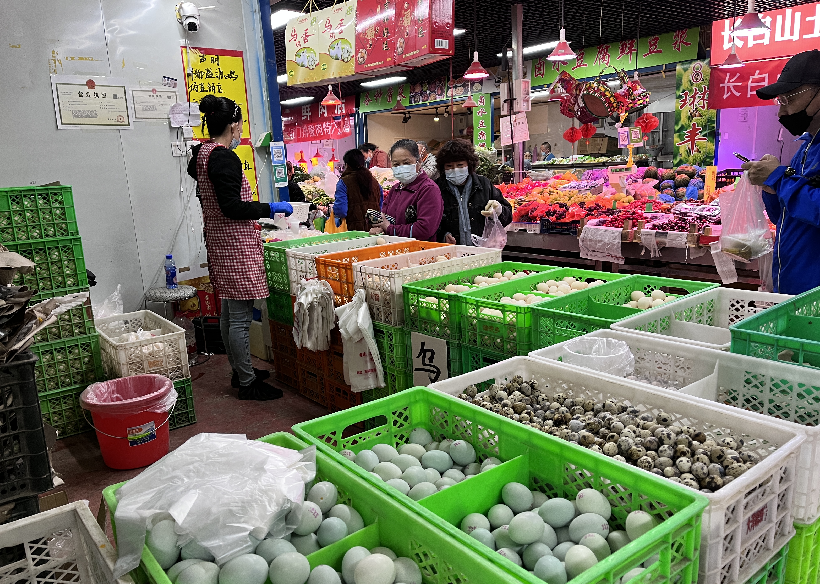 “今天刚到的，随便挑！”北京投放百吨鸡蛋，线上线下货源足