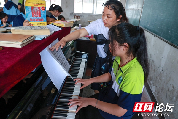 麻陽縣民族中學(xué)生活真豐富多彩(圖8) 麻陽縣民族中學(xué)生活真豐富多彩(圖8)