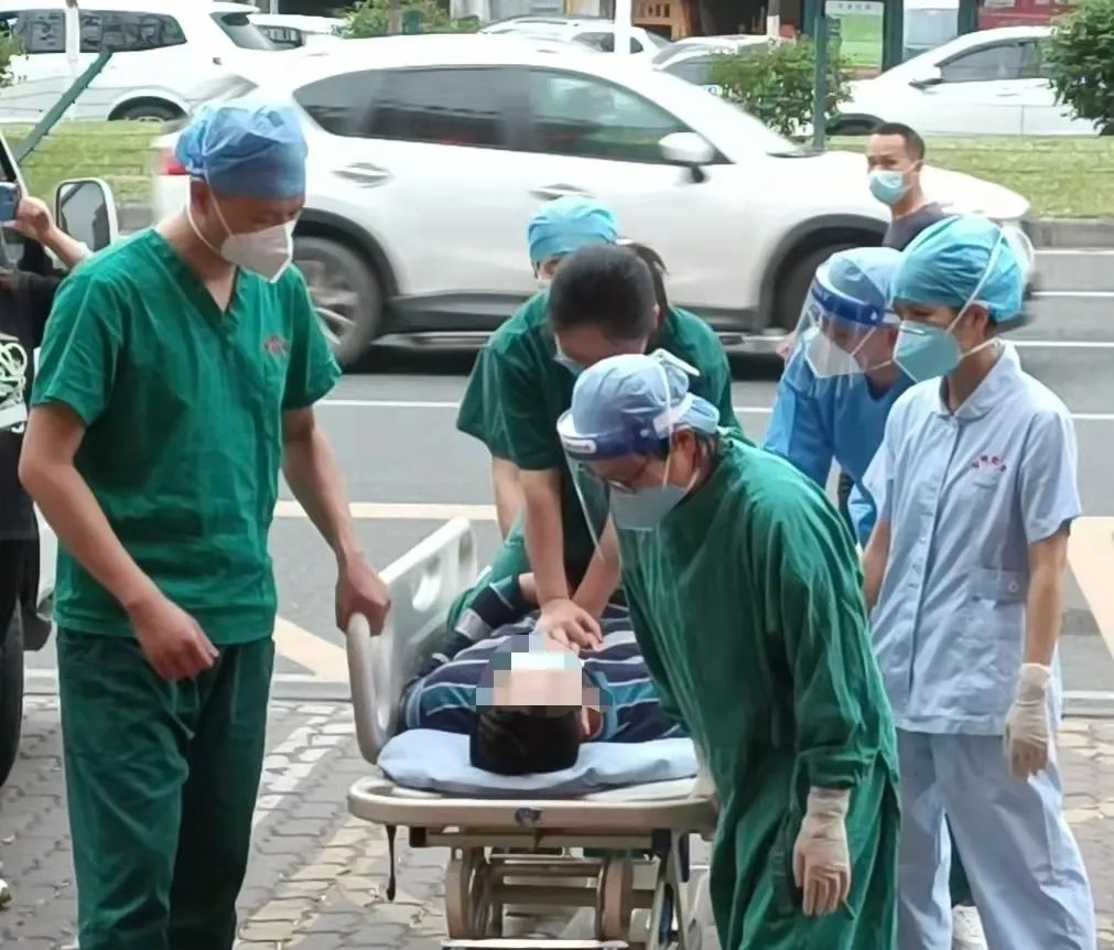 生死瞬间！“这是刻在DNA里的吧…”