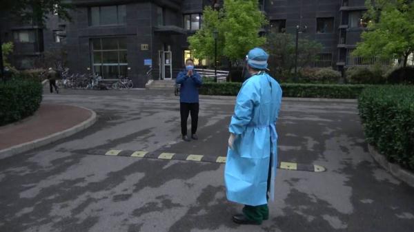 北京朝阳：打通临时管控区居民问诊“最后一公里”流动医疗车进驻啦