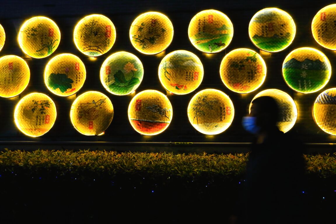 组图｜即墨：古城夜景如画 市民有序游览