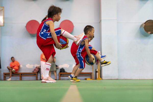 小学生篮球比赛打多少分钟(必须流汗！会打比赛！我国中小学体育课今秋大变样)