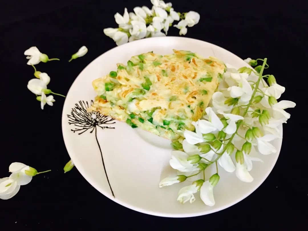 洋槐花饼的做法教程(教你做唇齿留香的洋槐花饼)