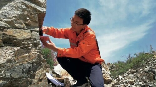 带着患病母亲上大学,毕业当老师把爱传递给更多的孩子……他们的青春闪闪发光