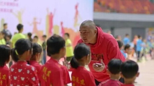 带着患病母亲上大学,毕业当老师把爱传递给更多的孩子……他们的青春闪闪发光