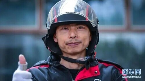 带着患病母亲上大学,毕业当老师把爱传递给更多的孩子……他们的青春闪闪发光