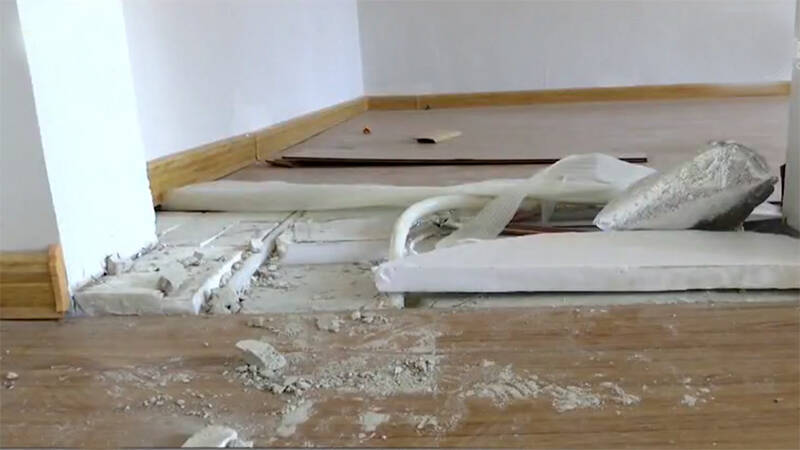 天天3·15|地板坑凹不平、地暖间距过大、顶板平整度不达标……济南观山悦小区准现房装修让业主很不满