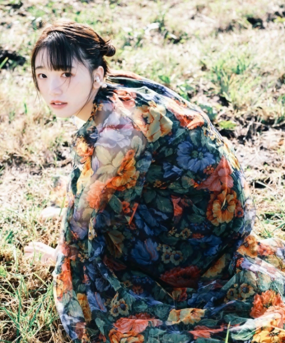 清新笑容很动人！气质空灵偶像少女船井美玖美照赏