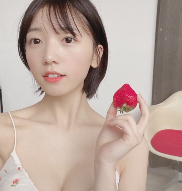 清新笑容很动人！气质空灵偶像少女船井美玖美照赏